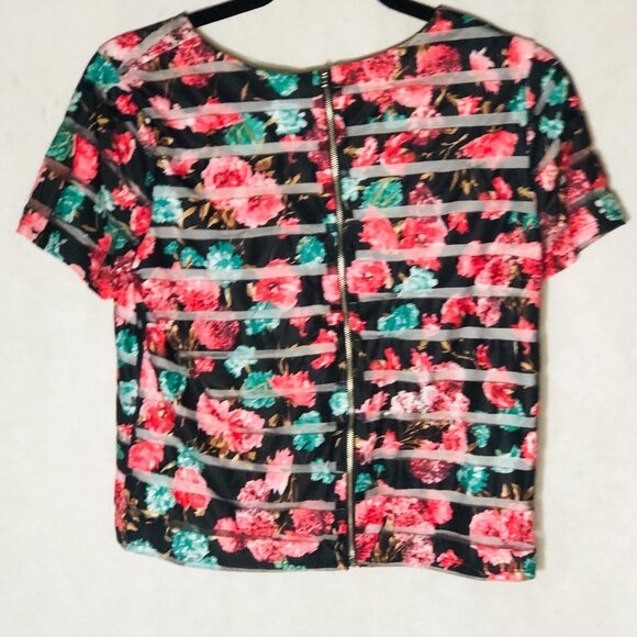 Romeo + Juliet couture short sleeve shirt zipup back & pocket size small READ - Picture 2 of 10